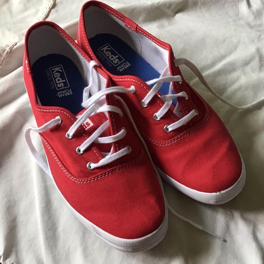 Keds Red Canvas Dream Foam Sneakers size 8.5
